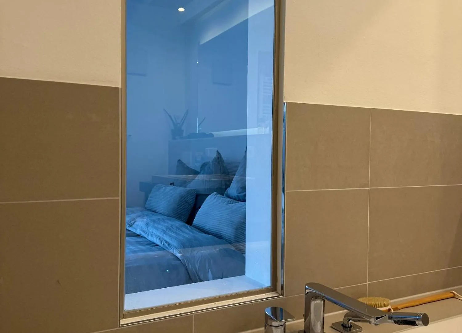 Moderne Penthouse Wohnung Mit Einzigartigem Balkon Weissenburg in Bayern Apartment