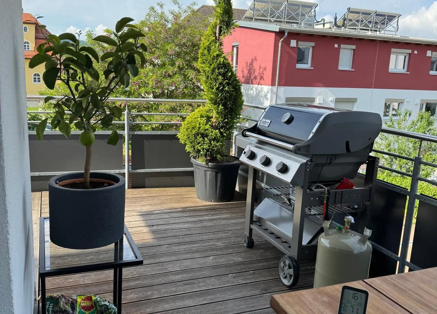 Moderne Penthouse Wohnung Mit Einzigartigem Balkon Weissenburg in Bayern Apartment