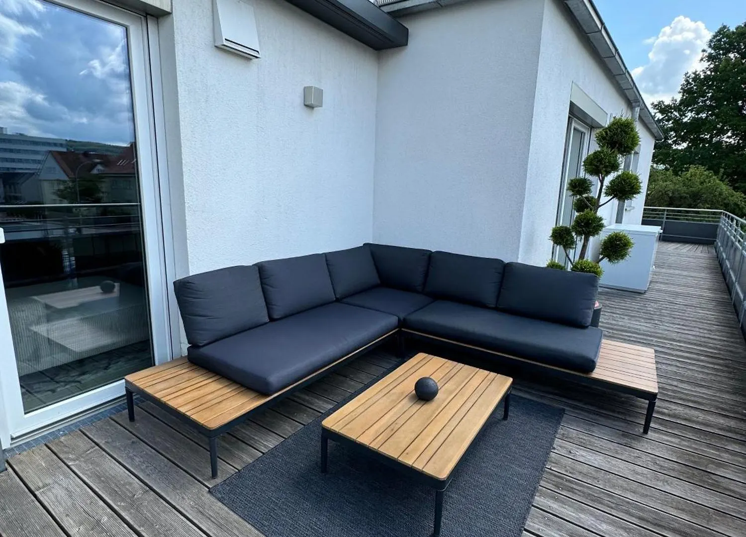 Apartment Moderne Penthouse Wohnung Mit Einzigartigem Balkon Weissenburg in Bayern