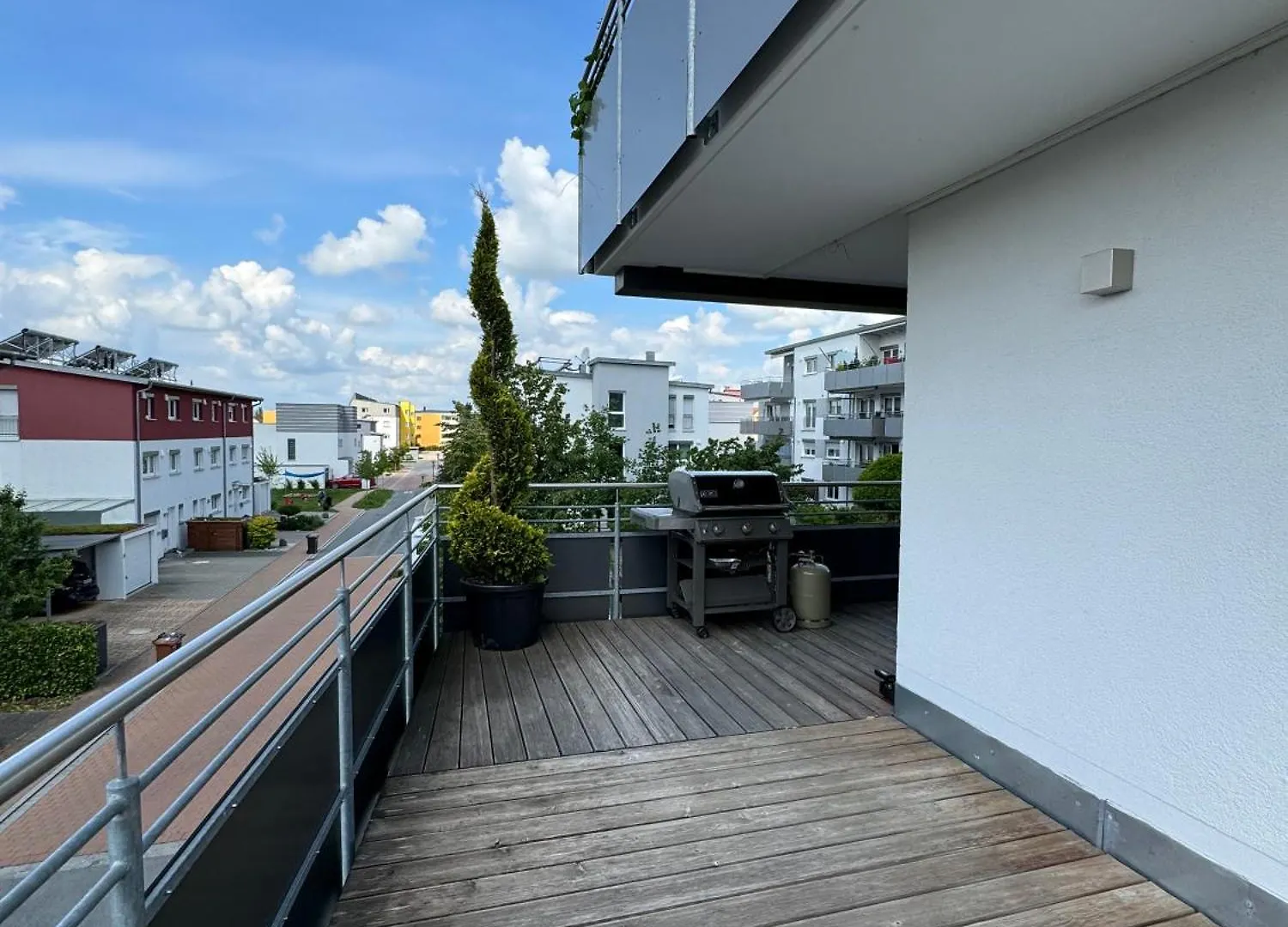 Moderne Penthouse Wohnung Mit Einzigartigem Balkon Weissenburg in Bayern Apartment