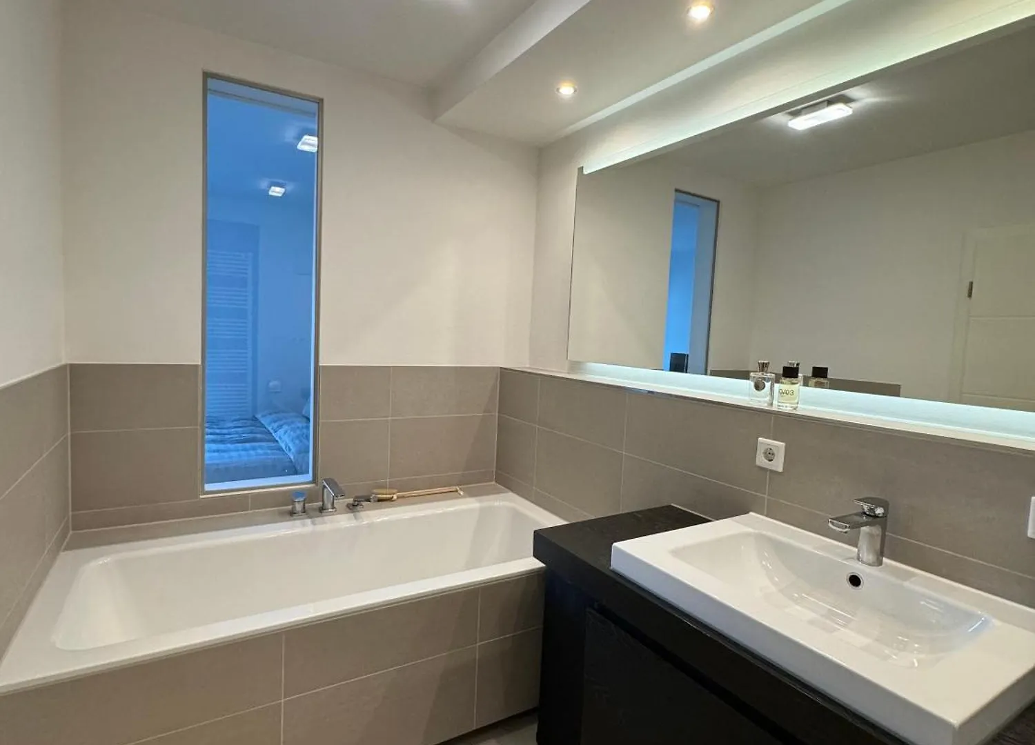 Moderne Penthouse Wohnung Mit Einzigartigem Balkon Weissenburg in Bayern 0*,  Germany