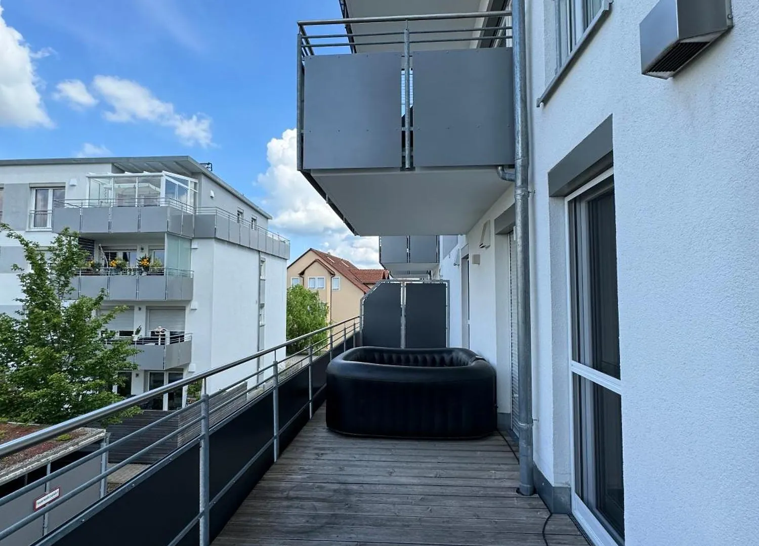 Moderne Penthouse Wohnung Mit Einzigartigem Balkon Weissenburg in Bayern Germany