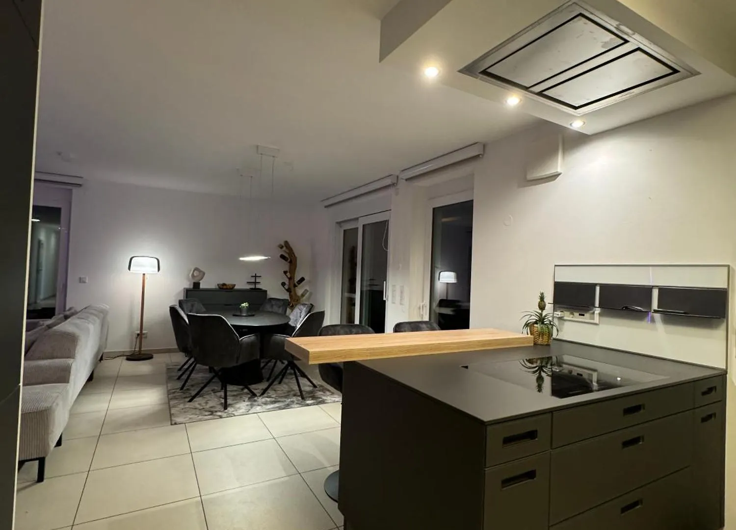 Apartment Moderne Penthouse Wohnung Mit Einzigartigem Balkon Weissenburg in Bayern