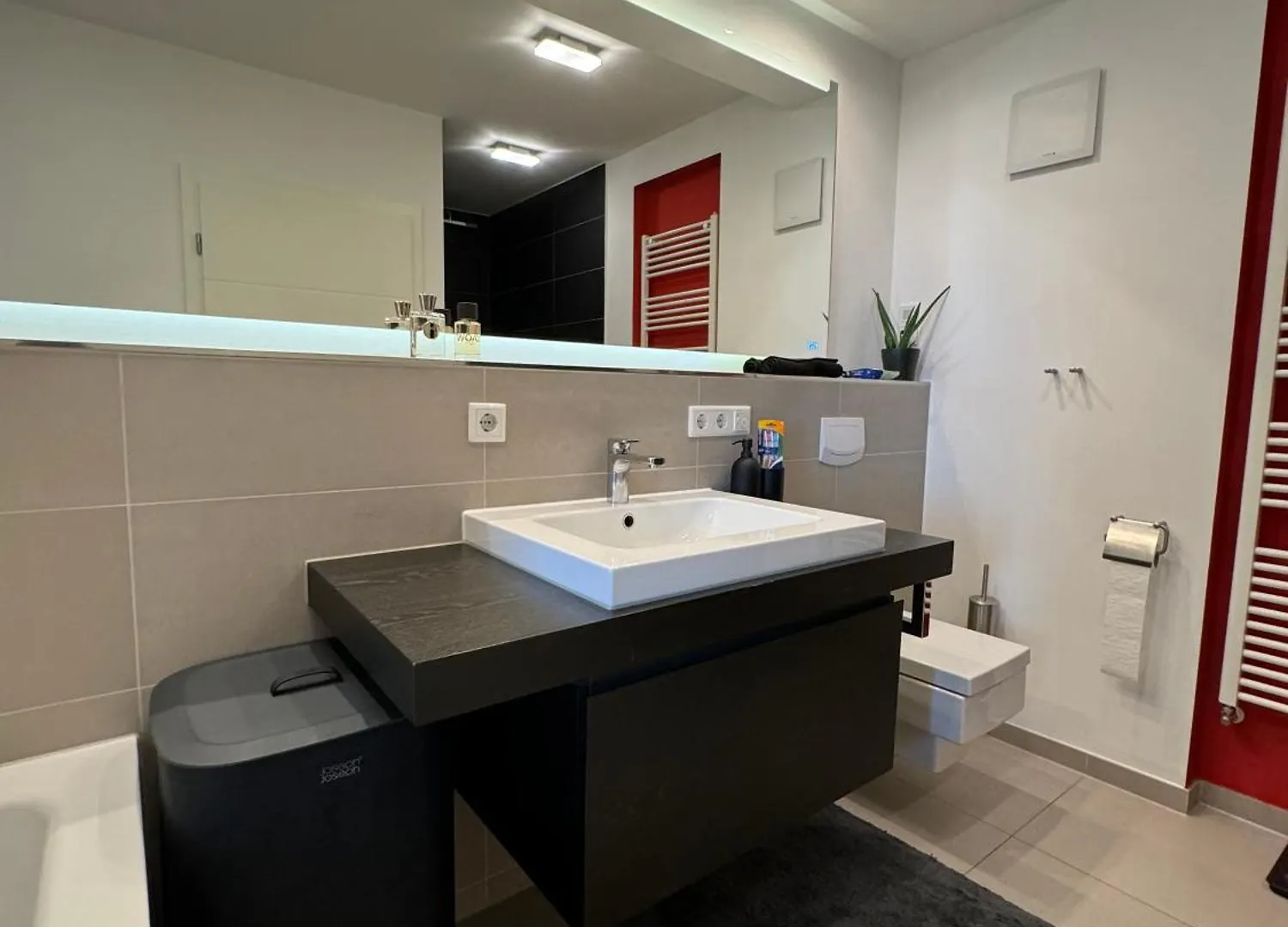 Moderne Penthouse Wohnung Mit Einzigartigem Balkon Weissenburg in Bayern Apartment